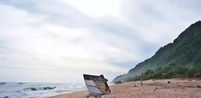 9.webp.jpg 爱旅拍-巴厘岛蜜月|旅行|婚礼|婚拍|一站式服务|佩尼达岛,夕阳,瀑布,Amankila,巴厘岛,Alila Villas Soori别墅,La Plancha,乌鲁瓦图,情人崖,Ayana rock bar,武吉半岛 ,白色的沙滩,火山